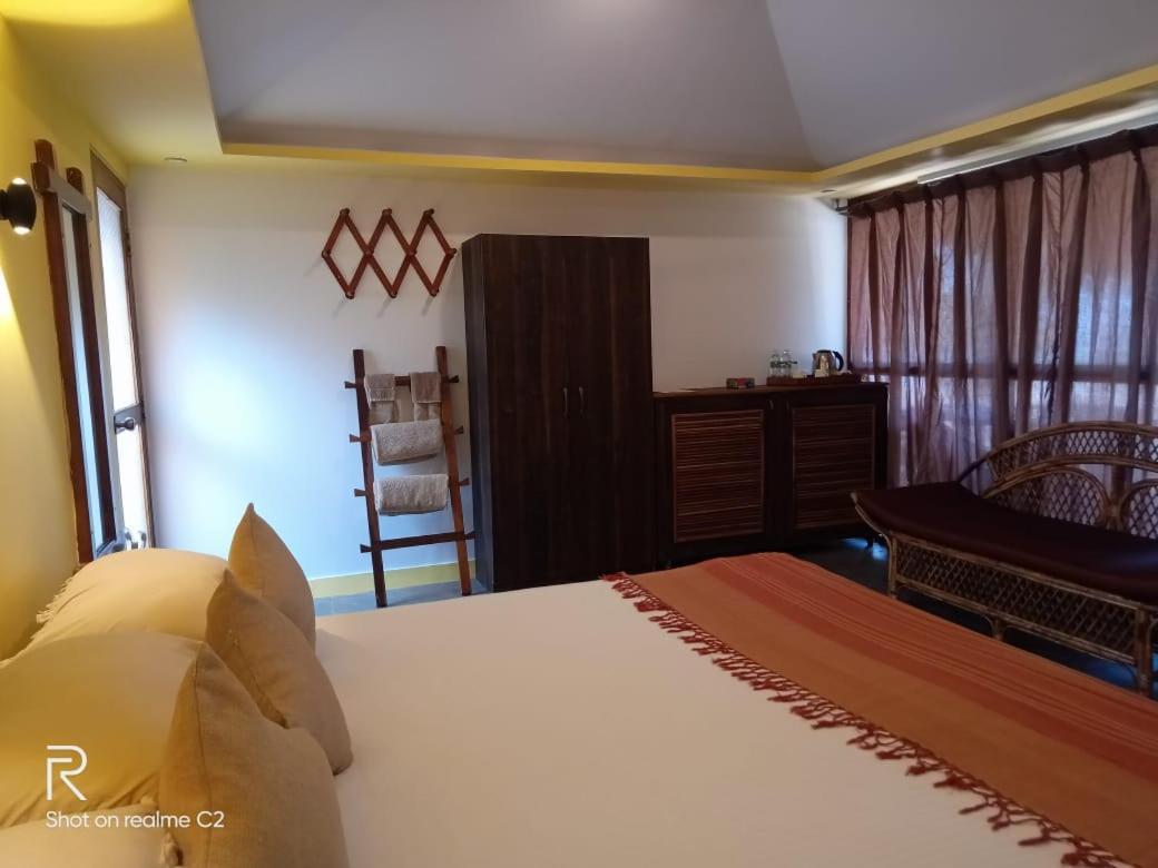 Mariposa Beach Grove Agonda Bagian luar foto