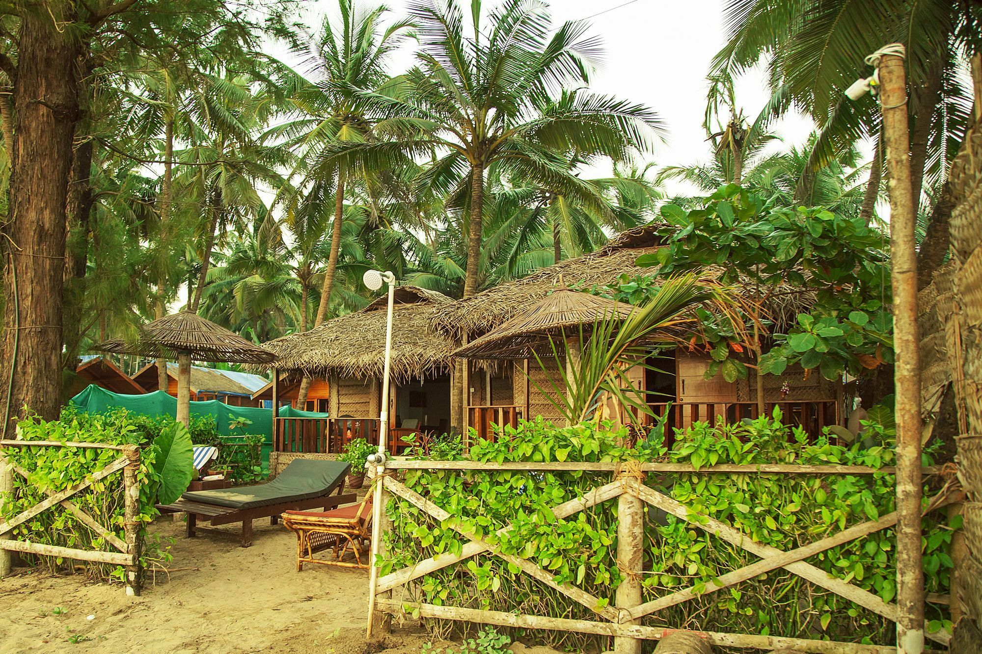 Mariposa Beach Grove Agonda Bagian luar foto